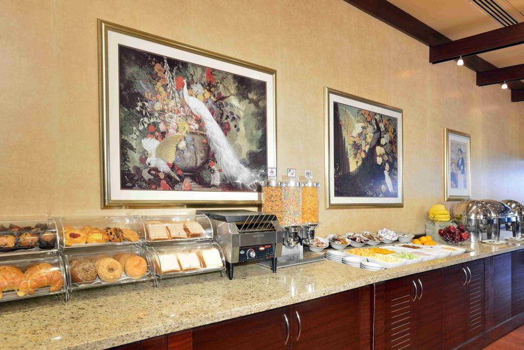 Best Western Primrose Hotel Downtown Торонто Екстер'єр фото