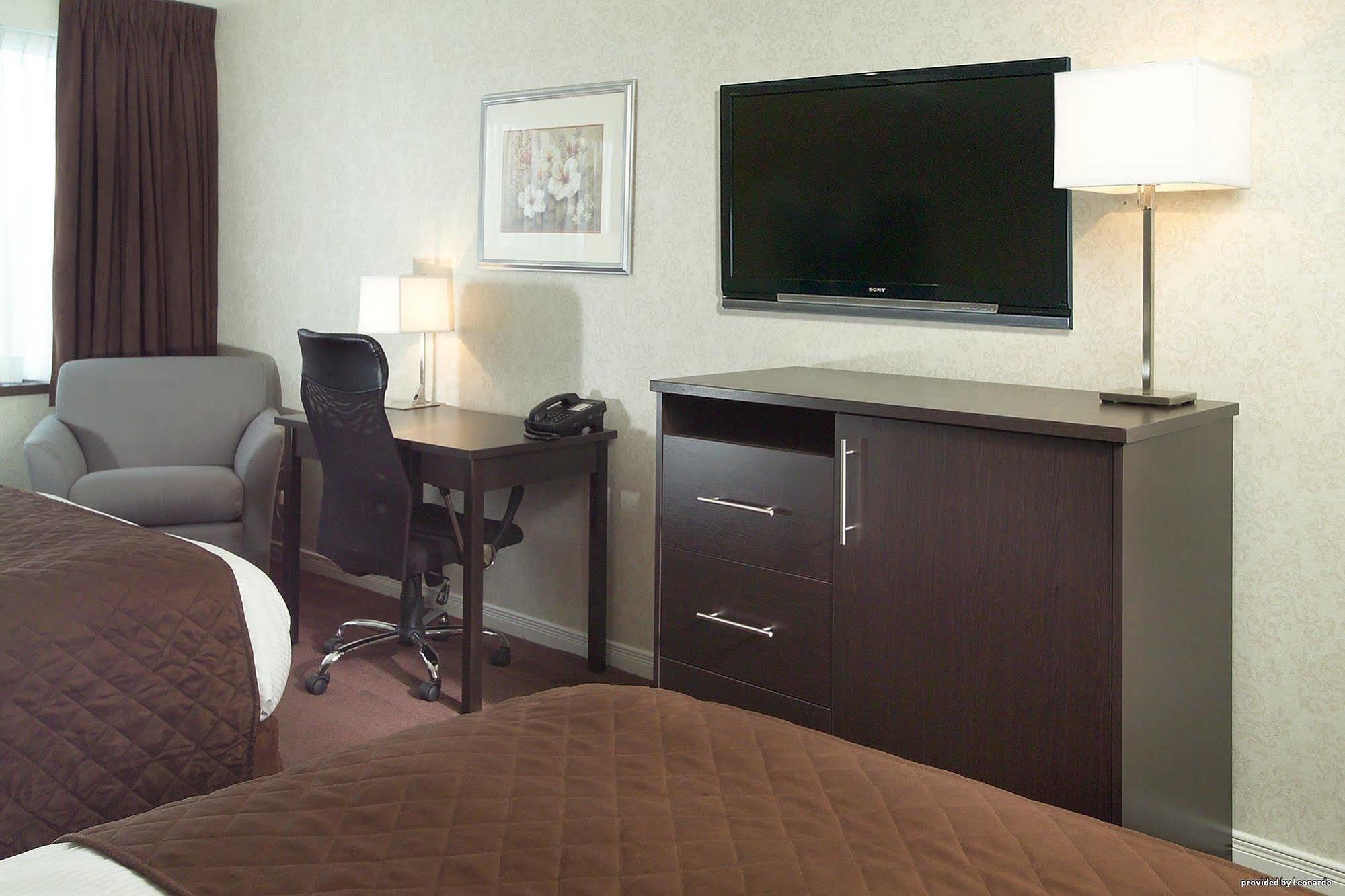 Best Western Primrose Hotel Downtown Торонто Номер фото