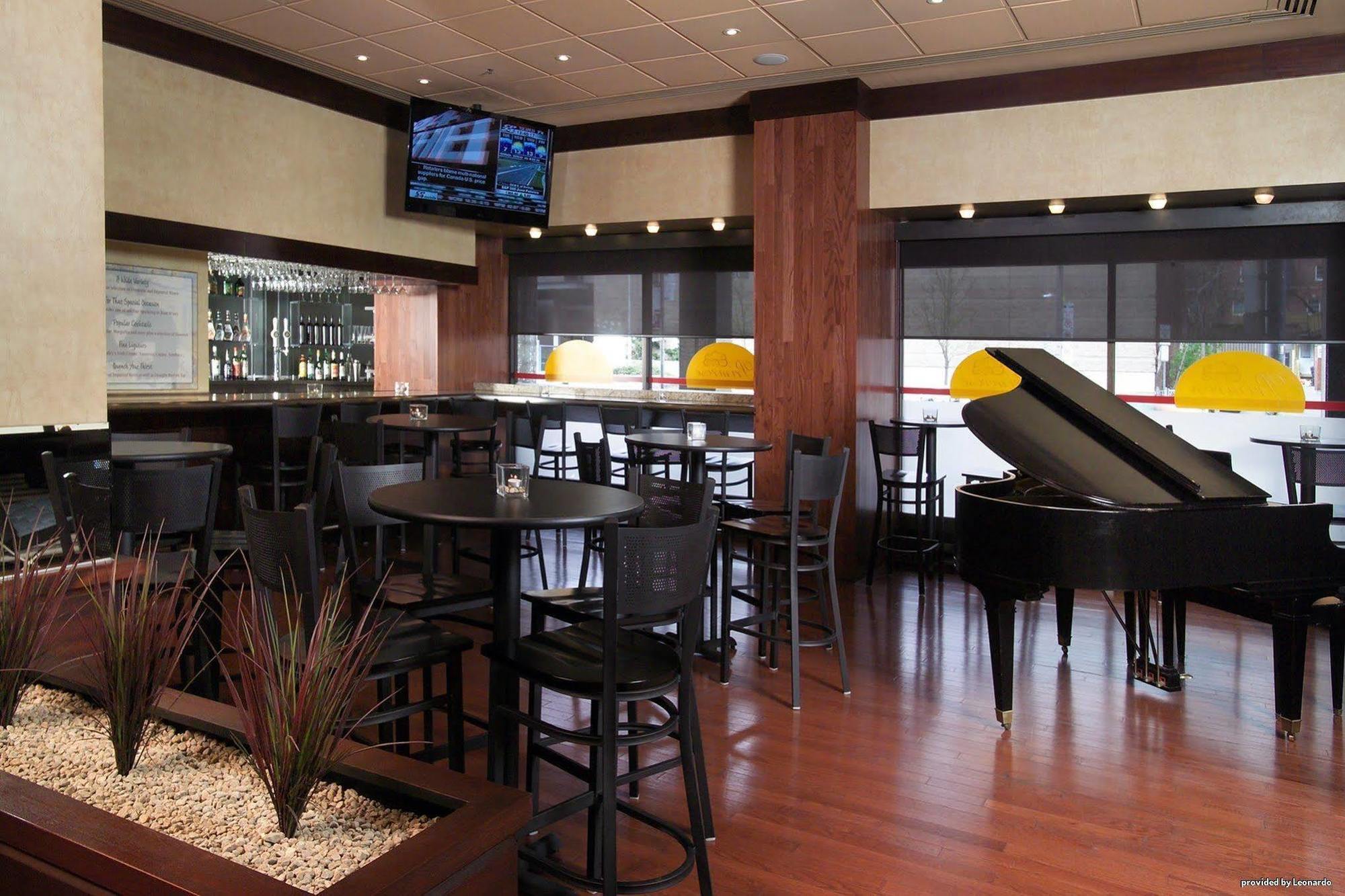 Best Western Primrose Hotel Downtown Торонто Ресторан фото